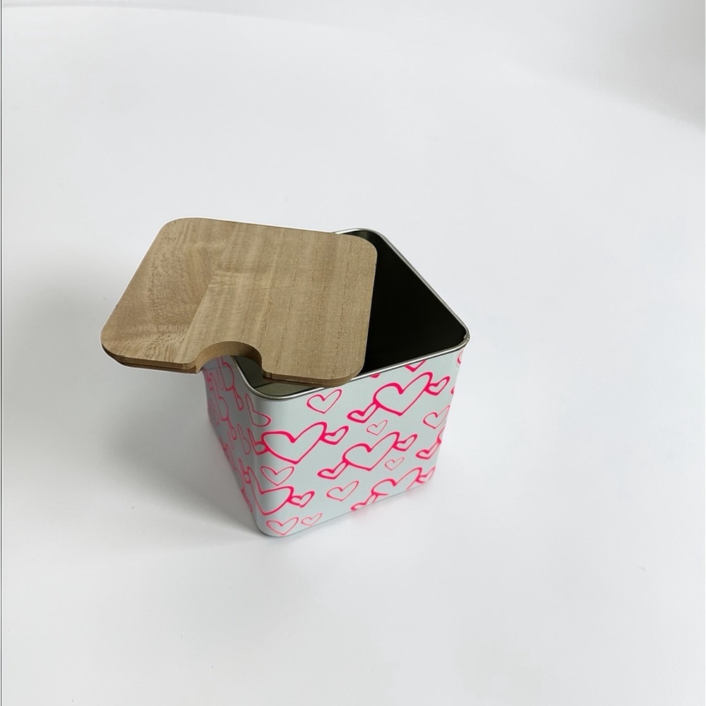 Heart Patterned Storage Tin with Wooden Lid - Picture 2 of 7